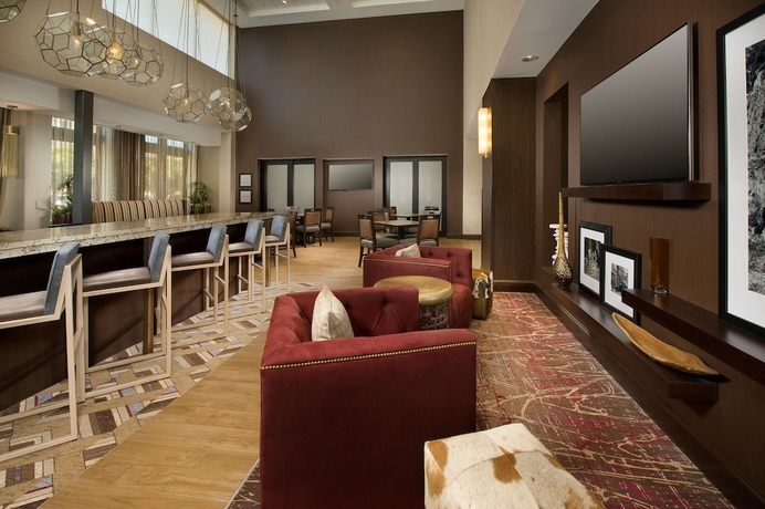 Imagen de los interiores del Hotel Hampton Inn and Suites San Antonio-downtown/market Square. Foto 16