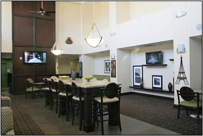 Imagen de los interiores del Hotel Hampton Inn and Suites San Antonio/northeast I-35. Foto 12