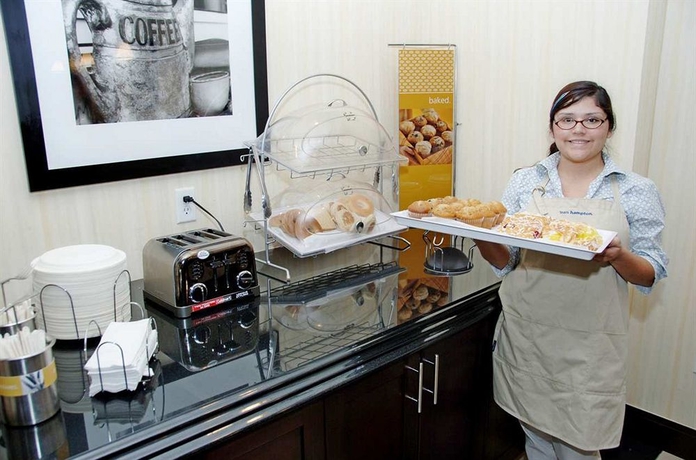Imagen del bar/restaurante del Hotel Hampton Inn and Suites San Antonio/northeast I-35. Foto 3