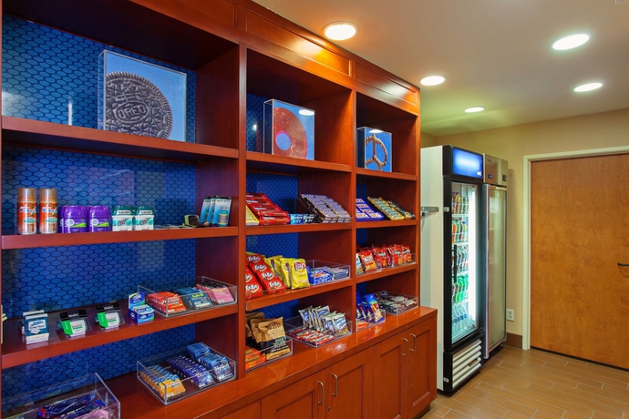 Imagen del bar/restaurante del Hotel Hampton Inn and Suites San Clemente. Foto 3