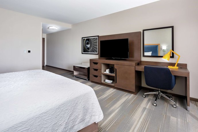 Imagen de la habitación del Hotel Hampton Inn and Suites San Diego Airport Liberty Station. Foto 4