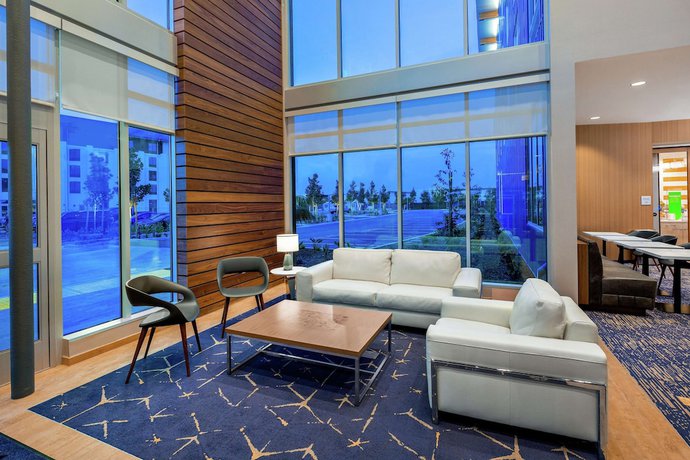 Imagen de los interiores del Hotel Hampton Inn and Suites San Diego Airport Liberty Station. Foto 16