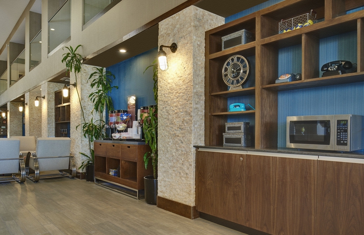 Imagen del bar/restaurante del Hotel Hampton Inn and Suites San Diego Seaworld. Foto 2