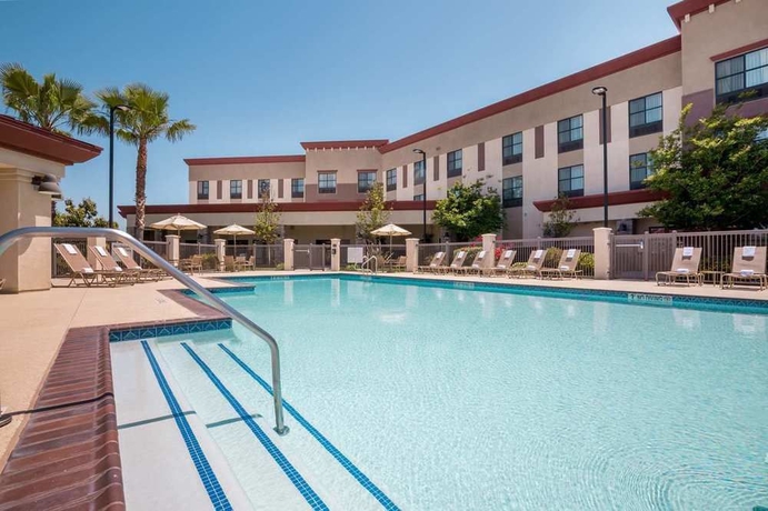 Imagen de la piscina del Hotel Hampton Inn and Suites San Diego-poway. Foto 15