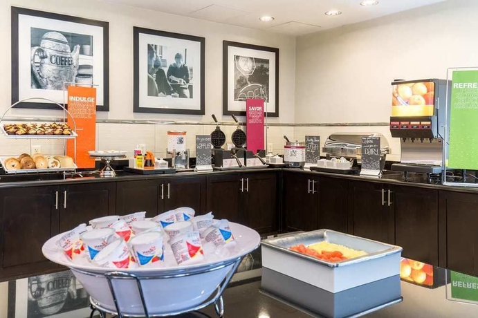 Imagen del bar/restaurante del Hotel Hampton Inn and Suites San Diego-poway. Foto 4