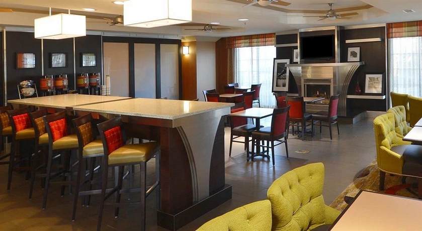 Imagen del bar/restaurante del Hotel Hampton Inn and Suites San Francisco-burlingame-airport South. Foto 3