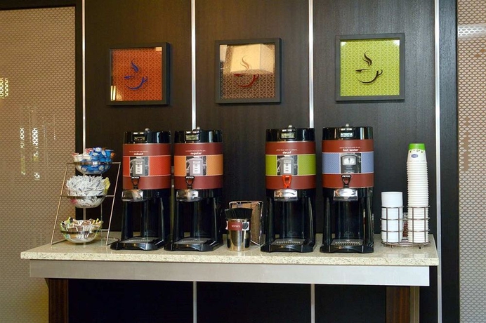 Imagen del bar/restaurante del Hotel Hampton Inn and Suites San Francisco-burlingame-airport South. Foto 4