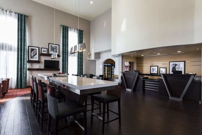 Imagen del bar/restaurante del Hotel Hampton Inn and Suites San Jose. Foto 3