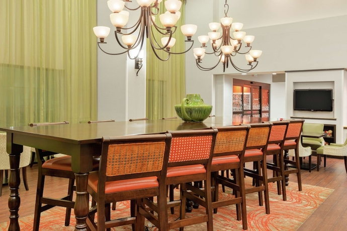 Imagen de los interiores del Hotel Hampton Inn and Suites San Luis Obispo. Foto 18