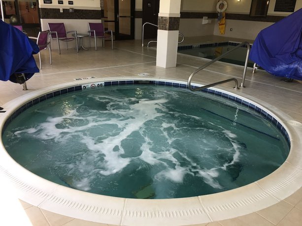 Imagen de la piscina del Hotel Hampton Inn and Suites Sandusky/Milan. Foto 18