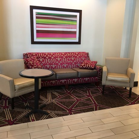 Imagen de los interiores del Hotel Hampton Inn and Suites Sandusky/Milan. Foto 13