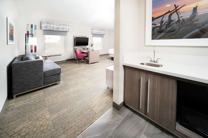 Imagen de la habitación del Hotel Hampton Inn and Suites Santa Maria. Foto 18