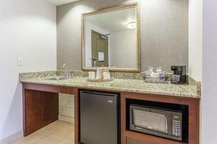 Imagen de la habitación del Hotel Hampton Inn and Suites Saratoga Springs Downtown. Foto 5