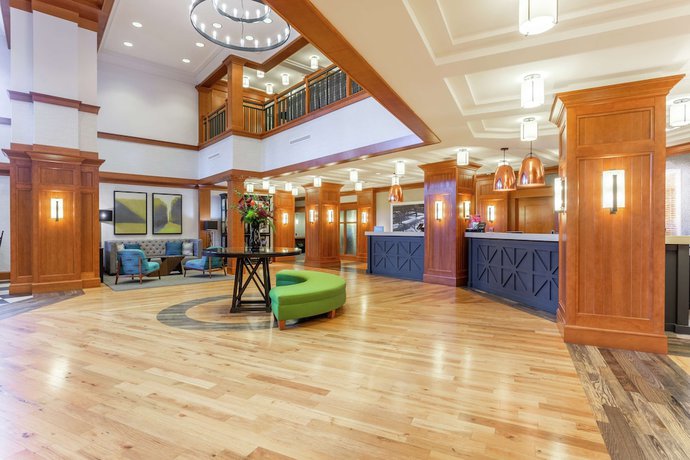 Imagen de los interiores del Hotel Hampton Inn and Suites Saratoga Springs Downtown. Foto 19