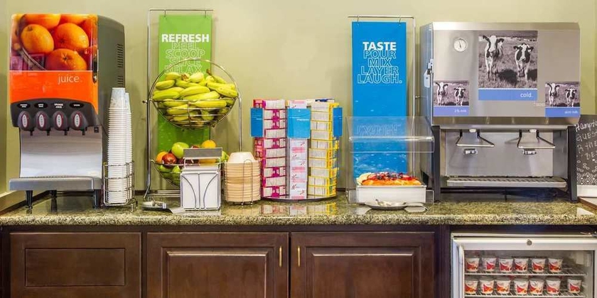 Imagen del bar/restaurante del Hotel Hampton Inn and Suites Savannah Historic District. Foto 3