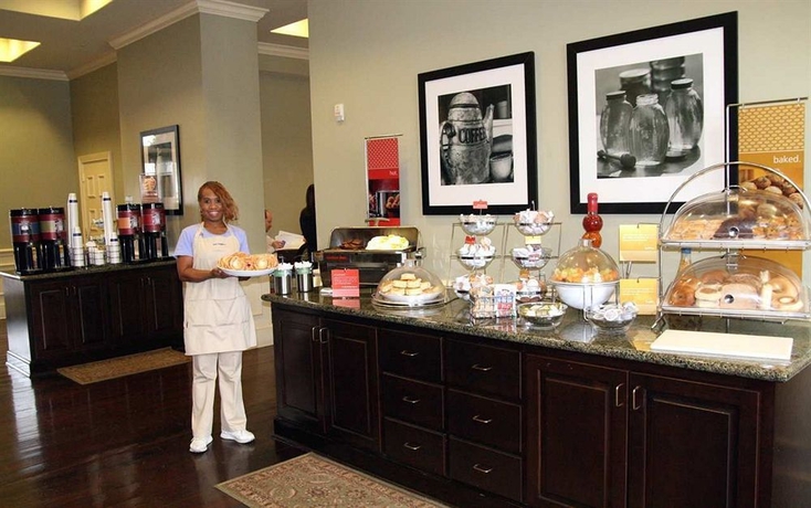 Imagen del bar/restaurante del Hotel Hampton Inn and Suites Savannah Historic District. Foto 4