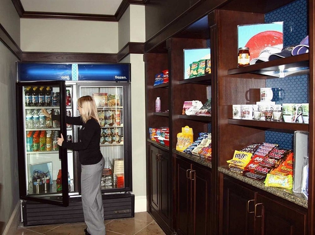 Imagen del bar/restaurante del Hotel Hampton Inn and Suites Savannah Historic District. Foto 5