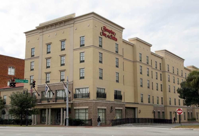 Imagen de los exteriores del Hotel Hampton Inn and Suites Savannah Historic District. Foto 9