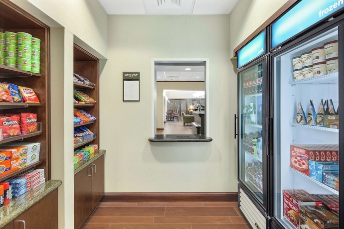 Imagen del bar/restaurante del Hotel Hampton Inn and Suites Savannah-airport. Foto 3