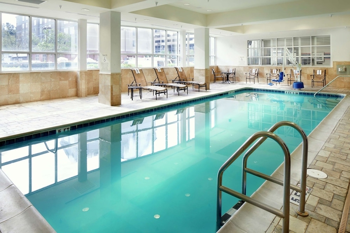 Imagen de la piscina del Hotel Hampton Inn and Suites Savannah/midtown. Foto 19