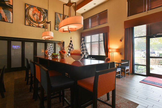Imagen del bar/restaurante del Hotel Hampton Inn and Suites Schertz. Foto 4