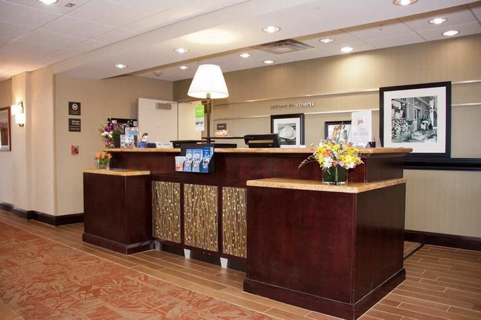 Imagen de los interiores del Hotel Hampton Inn and Suites Schertz. Foto 15