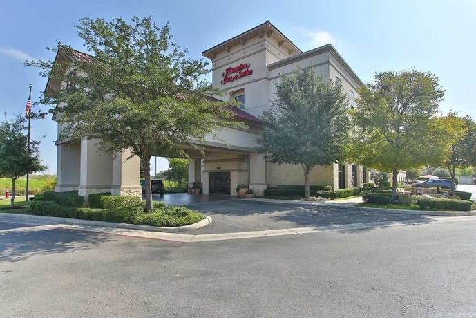 Imagen de los exteriores del Hotel Hampton Inn and Suites Schertz. Foto 14