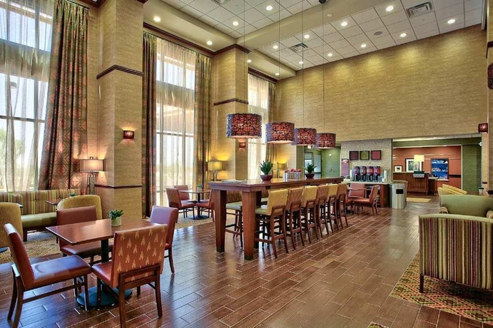 Imagen de los interiores del Hotel Hampton Inn and Suites Scottsdale at Talking Stick. Foto 13