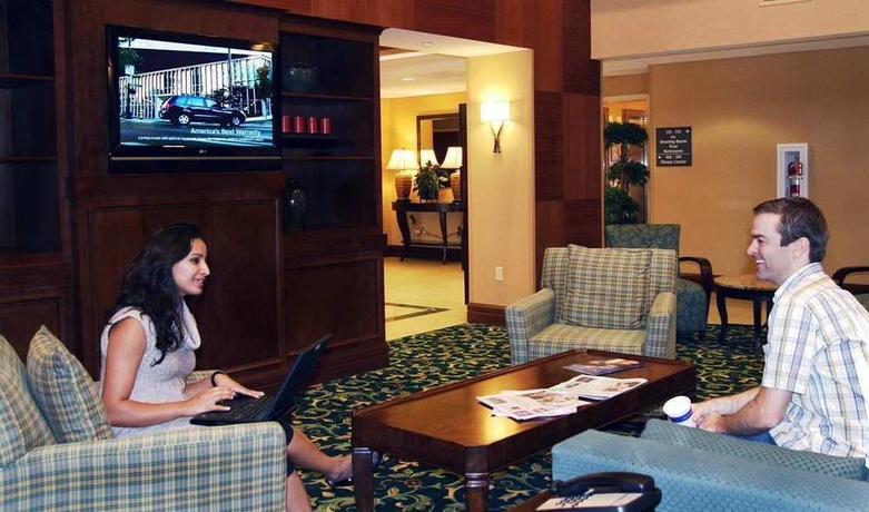 Imagen de los interiores del Hotel Hampton Inn and Suites Seal Beach. Foto 9