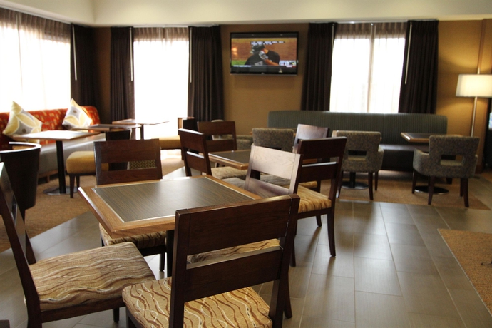 Imagen del bar/restaurante del Hotel Hampton Inn and Suites Seattle-downtown. Foto 3