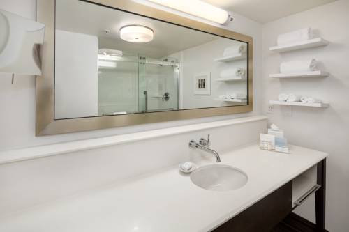 Imagen de la habitación del Hotel Hampton Inn and Suites Seattle-north/lynnwood. Foto 4
