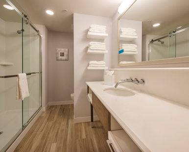 Imagen de la habitación del Hotel Hampton Inn and Suites Seattle/redmond. Foto 3