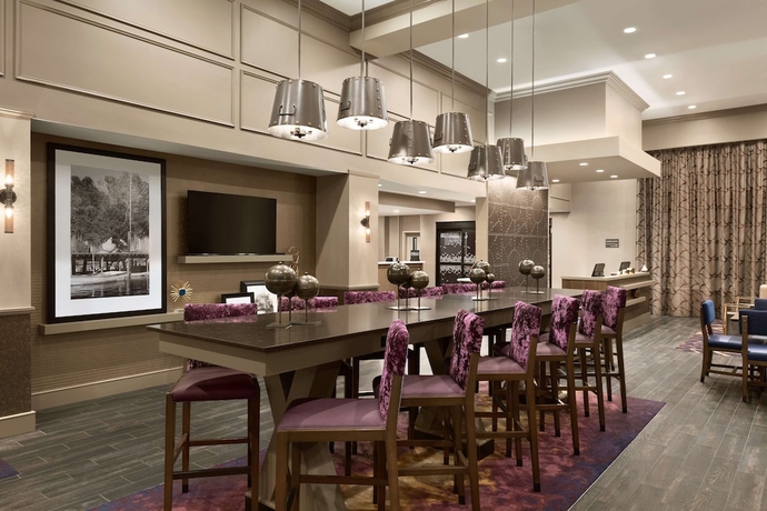 Imagen de los interiores del Hotel Hampton Inn and Suites Seattle/renton. Foto 16