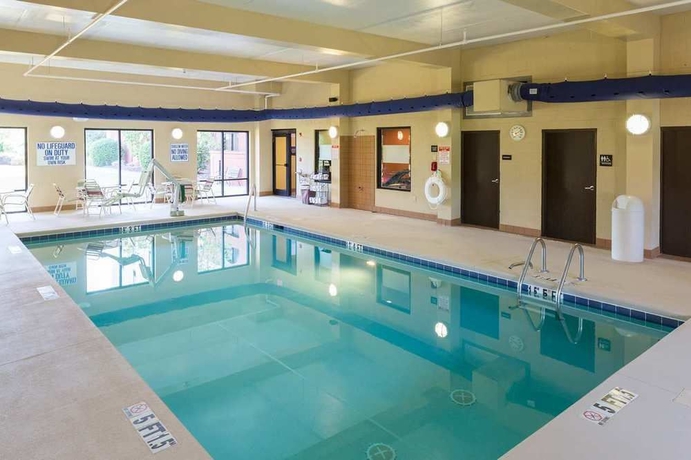 Imagen de la piscina del Hotel Hampton Inn and Suites Spartanburg-i-26-westgate Mall. Foto 16