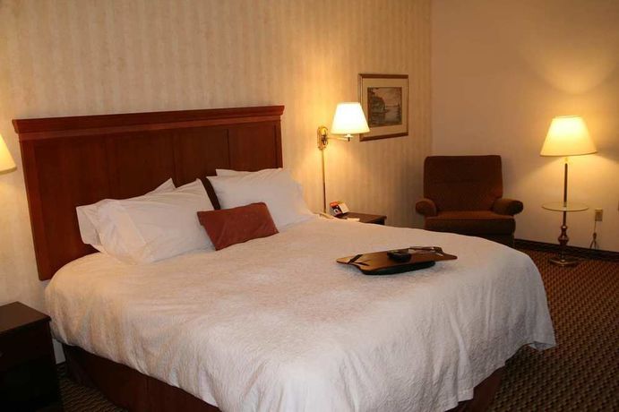 Imagen de la piscina del Hotel Hampton Inn and Suites Springdale. Foto 16