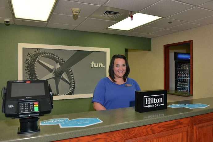 Imagen de los interiores del Hotel Hampton Inn and Suites Springfield, Mo. Foto 19