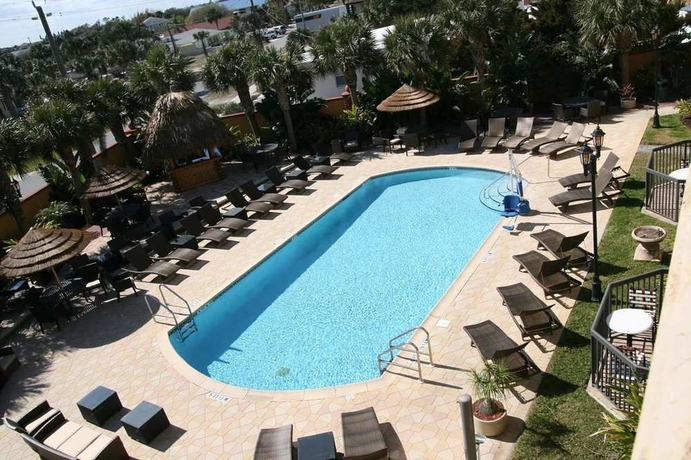 Imagen de la piscina del Hotel Hampton Inn and Suites St. Augustine-vilano Beach. Foto 12