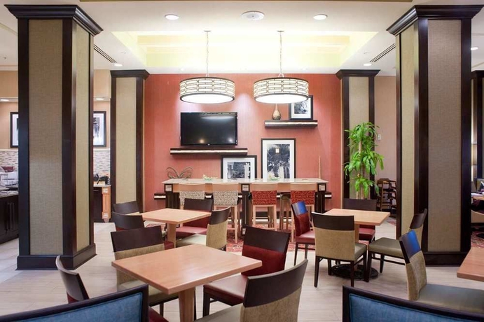 Imagen de los interiores del Hotel Hampton Inn and Suites St. Petersburg/downtown. Foto 9