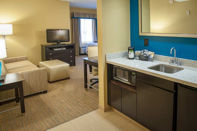 Imagen de los interiores del Hotel Hampton Inn and Suites St. Petersburg/downtown. Foto 10