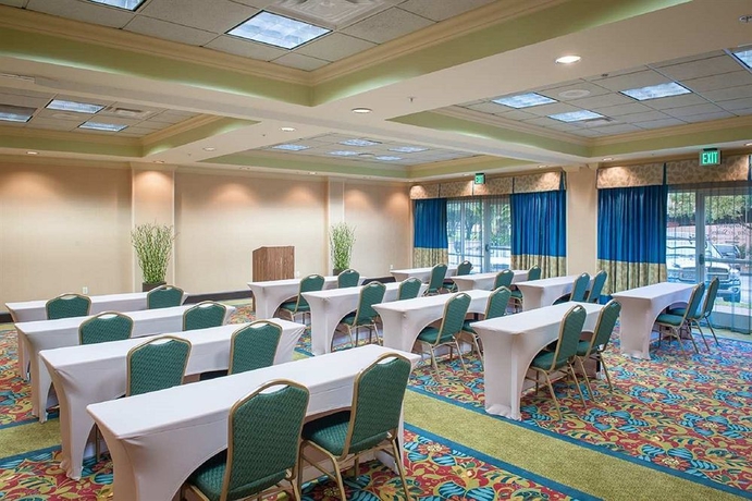 Imagen de los interiores del Hotel Hampton Inn and Suites St. Petersburg/downtown. Foto 11