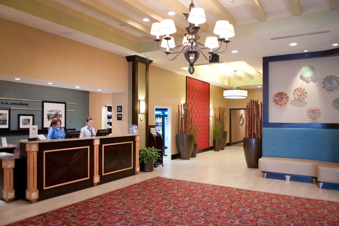 Imagen de los interiores del Hotel Hampton Inn and Suites St. Petersburg/downtown. Foto 14