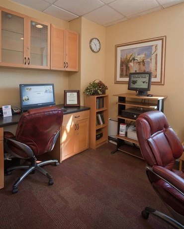 Imagen de los interiores del Hotel Hampton Inn and Suites Stamford. Foto 7