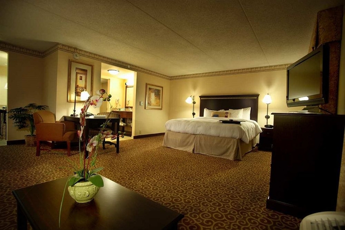 Imagen de la habitación del Hotel Hampton Inn and Suites Staten Island. Foto 6