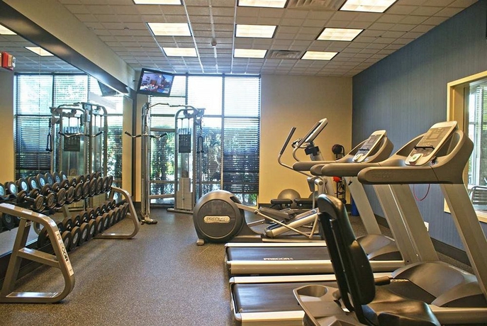 Imagen de los interiores del Hotel Hampton Inn and Suites Staten Island. Foto 14