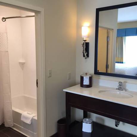 Imagen de la habitación del Hotel Hampton Inn and Suites Stroudsburg Pocono Mountains. Foto 4