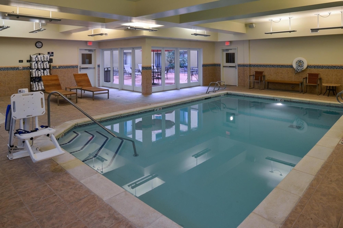 Imagen de la piscina del Hotel Hampton Inn and Suites Tacoma. Foto 15