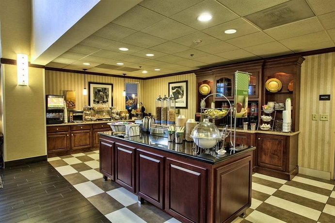 Imagen del bar/restaurante del Hotel Hampton Inn and Suites Tallahassee I-10/thomasville Road, Fl. Foto 5