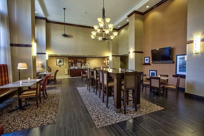 Imagen del bar/restaurante del Hotel Hampton Inn and Suites Tallahassee I-10/thomasville Road, Fl. Foto 6