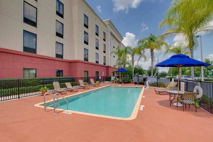 Imagen de la piscina del Hotel Hampton Inn and Suites Tampa East (casino Area). Foto 12