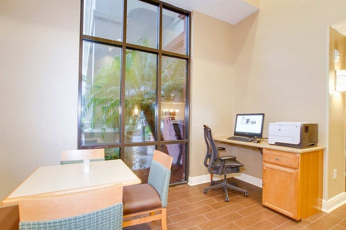 Imagen de los interiores del Hotel Hampton Inn and Suites Tampa East (casino Area). Foto 10